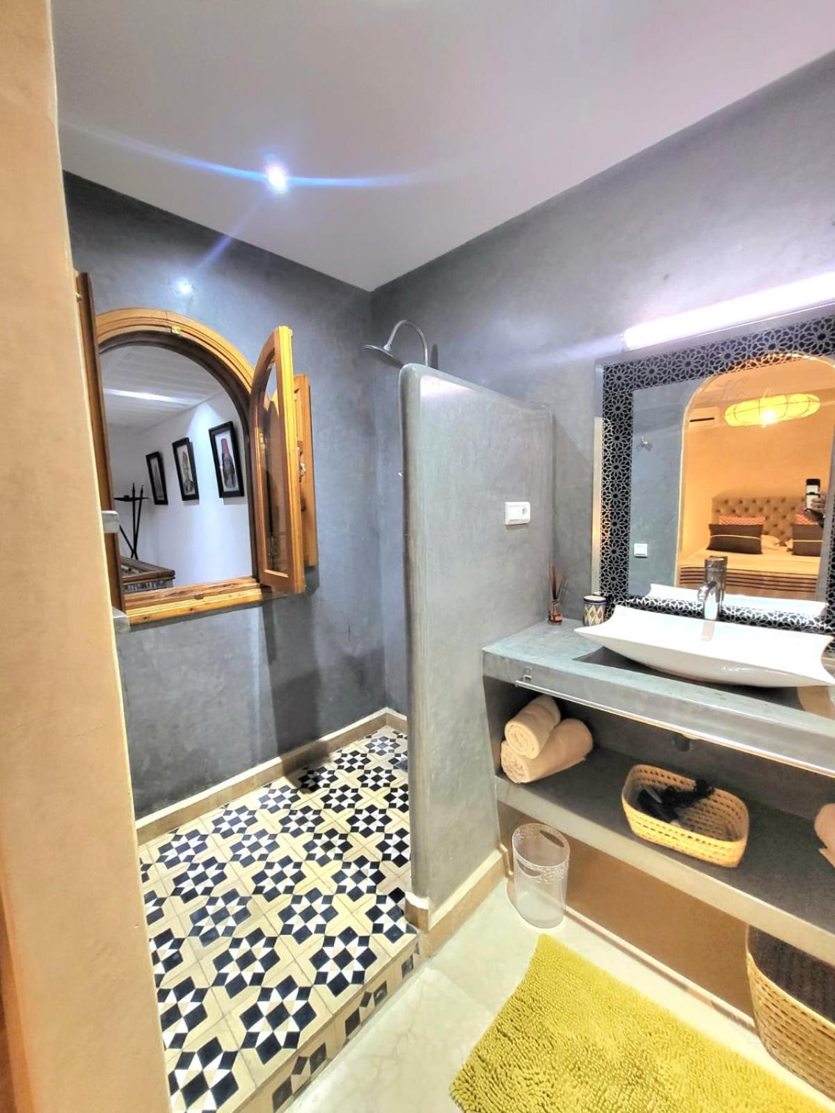 Riad Melilo Avec Piscine Chauffee Marrakesh Exterior photo
